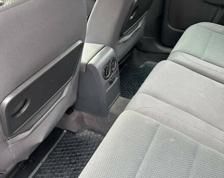 Серый Фольксваген Гольф Плюс, объемом двигателя 1.6 л и пробегом 250 тыс. км за 5300 $, фото 9 на Automoto.ua