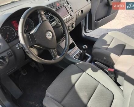 Серый Фольксваген Гольф Плюс, объемом двигателя 1.39 л и пробегом 270 тыс. км за 5500 $, фото 2 на Automoto.ua