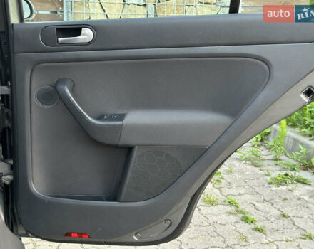 Сірий Фольксваген Golf Plus, об'ємом двигуна 1.6 л та пробігом 260 тис. км за 6799 $, фото 51 на Automoto.ua