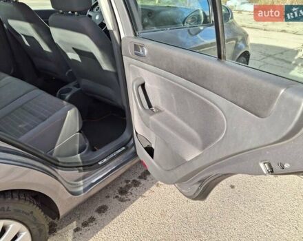 Серый Фольксваген Гольф Плюс, объемом двигателя 1.4 л и пробегом 227 тыс. км за 5500 $, фото 16 на Automoto.ua