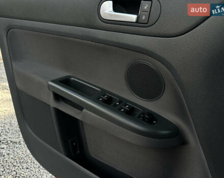 Серый Фольксваген Гольф Плюс, объемом двигателя 1.6 л и пробегом 221 тыс. км за 6400 $, фото 19 на Automoto.ua