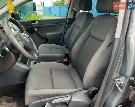 Серый Фольксваген Гольф Плюс, объемом двигателя 1.6 л и пробегом 212 тыс. км за 6100 $, фото 58 на Automoto.ua