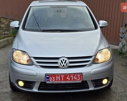 Серый Фольксваген Гольф Плюс, объемом двигателя 1.6 л и пробегом 230 тыс. км за 7999 $, фото 6 на Automoto.ua