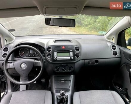 Фольксваген Гольф Плюс 2006 в Днепре (Днепропетровске) на Automoto.ua Серый Фольксваген Гольф Плюс, объемом двигателя 1.4 л и пробегом 232 тыс. км за 5899 $, фото 9 на Automoto.ua