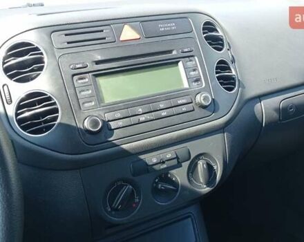 Серый Фольксваген Гольф Плюс, объемом двигателя 1.4 л и пробегом 195 тыс. км за 5750 $, фото 11 на Automoto.ua