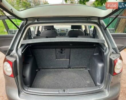 Серый Фольксваген Гольф Плюс, объемом двигателя 1.6 л и пробегом 212 тыс. км за 6100 $, фото 71 на Automoto.ua