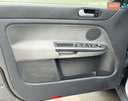 Серый Фольксваген Гольф Плюс, объемом двигателя 1.4 л и пробегом 226 тыс. км за 5300 $, фото 44 на Automoto.ua