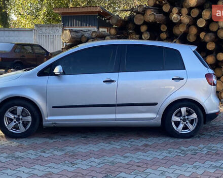 Серый Фольксваген Гольф Плюс, объемом двигателя 1.6 л и пробегом 212 тыс. км за 5399 $, фото 4 на Automoto.ua