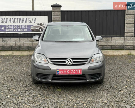 Фольксваген Гольф Плюс 2006 в Луцке на Automoto.ua Серый Фольксваген Гольф Плюс, объемом двигателя 1.6 л и пробегом 216 тыс. км за 4800 $, фото 1 на Automoto.ua
