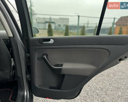 Сірий Фольксваген Golf Plus, об'ємом двигуна 1.6 л та пробігом 202 тис. км за 6500 $, фото 33 на Automoto.ua