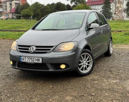 Серый Фольксваген Гольф Плюс, объемом двигателя 1.6 л и пробегом 232 тыс. км за 5900 $, фото 2 на Automoto.ua