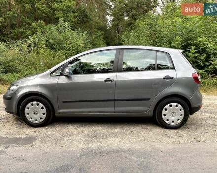 Серый Фольксваген Гольф Плюс, объемом двигателя 1.4 л и пробегом 232 тыс. км за 5750 $, фото 6 на Automoto.ua