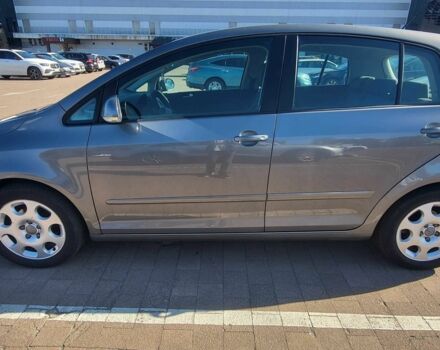 Серый Фольксваген Гольф Плюс, объемом двигателя 1.6 л и пробегом 181 тыс. км за 6000 $, фото 2 на Automoto.ua