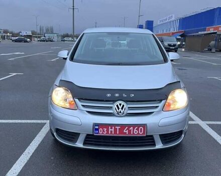 Серый Фольксваген Гольф Плюс, объемом двигателя 1.6 л и пробегом 194 тыс. км за 5400 $, фото 1 на Automoto.ua