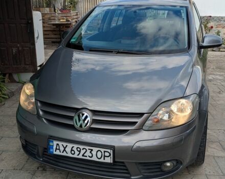 Серый Фольксваген Гольф Плюс, объемом двигателя 1.6 л и пробегом 290 тыс. км за 6500 $, фото 2 на Automoto.ua