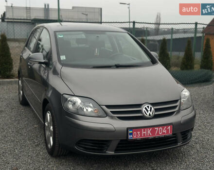 Сірий Фольксваген Golf Plus, об'ємом двигуна 1.6 л та пробігом 202 тис. км за 6500 $, фото 1 на Automoto.ua