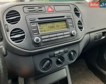 Серый Фольксваген Гольф Плюс, объемом двигателя 1.6 л и пробегом 212 тыс. км за 6100 $, фото 17 на Automoto.ua