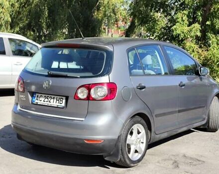 Серый Фольксваген Гольф Плюс, объемом двигателя 1.6 л и пробегом 280 тыс. км за 4650 $, фото 4 на Automoto.ua