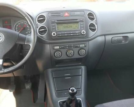 Серый Фольксваген Гольф Плюс, объемом двигателя 1.6 л и пробегом 256 тыс. км за 5500 $, фото 5 на Automoto.ua