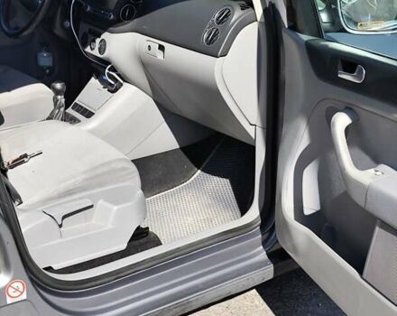 Серый Фольксваген Гольф Плюс, объемом двигателя 1.6 л и пробегом 280 тыс. км за 4650 $, фото 2 на Automoto.ua