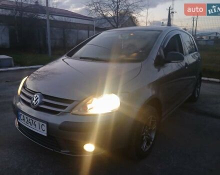 Серый Фольксваген Гольф Плюс, объемом двигателя 1.6 л и пробегом 240 тыс. км за 5999 $, фото 9 на Automoto.ua