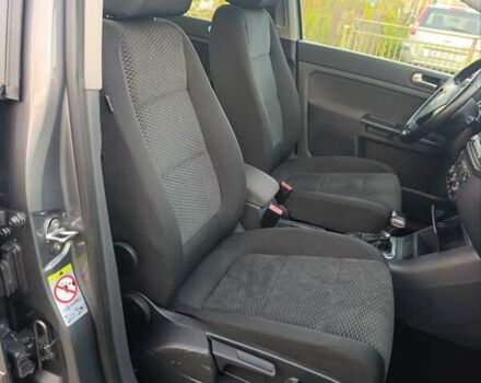 Серый Фольксваген Гольф Плюс, объемом двигателя 1.6 л и пробегом 217 тыс. км за 7400 $, фото 50 на Automoto.ua