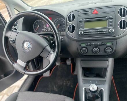 Серый Фольксваген Гольф Плюс, объемом двигателя 1.9 л и пробегом 216 тыс. км за 2950 $, фото 9 на Automoto.ua