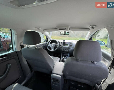 Фольксваген Гольф Плюс 2006 в Ровно на Automoto.ua Серый Фольксваген Гольф Плюс, объемом двигателя 1.6 л и пробегом 213 тыс. км за 5500 $, фото 5 на Automoto.ua