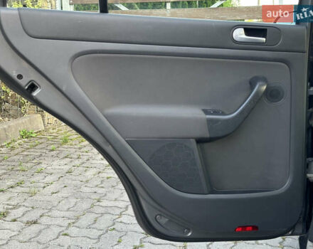 Сірий Фольксваген Golf Plus, об'ємом двигуна 1.6 л та пробігом 260 тис. км за 6799 $, фото 47 на Automoto.ua