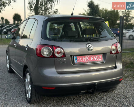 Серый Фольксваген Гольф Плюс, объемом двигателя 1.6 л и пробегом 202 тыс. км за 6500 $, фото 17 на Automoto.ua