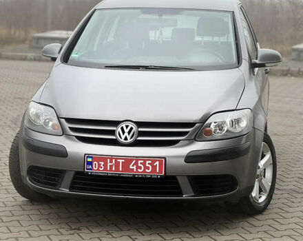 Серый Фольксваген Гольф Плюс, объемом двигателя 1.4 л и пробегом 226 тыс. км за 5300 $, фото 4 на Automoto.ua