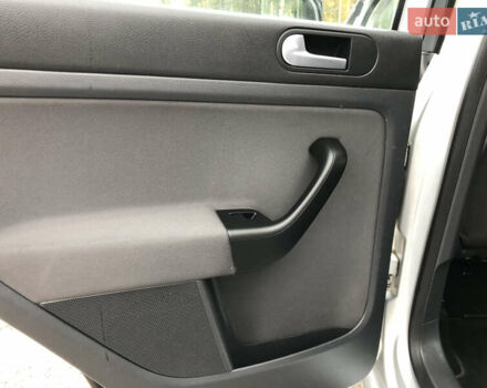 Серый Фольксваген Гольф Плюс, объемом двигателя 1.6 л и пробегом 202 тыс. км за 6800 $, фото 24 на Automoto.ua