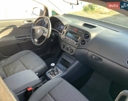 Серый Фольксваген Гольф Плюс, объемом двигателя 1.97 л и пробегом 293 тыс. км за 7400 $, фото 7 на Automoto.ua