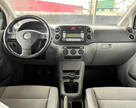 Серый Фольксваген Гольф Плюс, объемом двигателя 1.6 л и пробегом 177 тыс. км за 7199 $, фото 16 на Automoto.ua