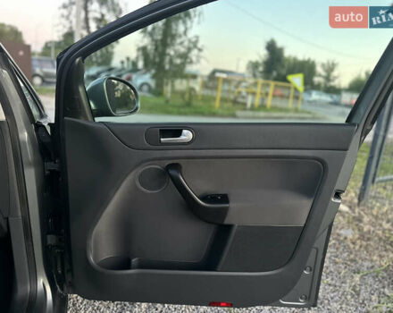 Серый Фольксваген Гольф Плюс, объемом двигателя 1.6 л и пробегом 202 тыс. км за 6500 $, фото 43 на Automoto.ua