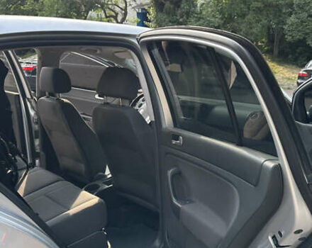 Серый Фольксваген Гольф Плюс, объемом двигателя 1.6 л и пробегом 196 тыс. км за 5299 $, фото 6 на Automoto.ua