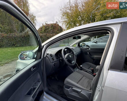 Фольксваген Гольф Плюс 2006 в Ровно на Automoto.ua Серый Фольксваген Гольф Плюс, объемом двигателя 1.6 л и пробегом 213 тыс. км за 5500 $, фото 3 на Automoto.ua