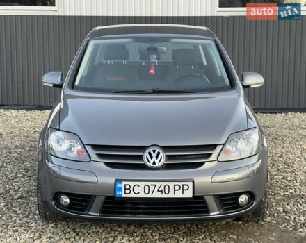 Серый Фольксваген Гольф Плюс, объемом двигателя 1.6 л и пробегом 261 тыс. км за 6550 $, фото 1 на Automoto.ua