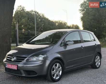 Серый Фольксваген Гольф Плюс, объемом двигателя 1.6 л и пробегом 202 тыс. км за 6500 $, фото 9 на Automoto.ua