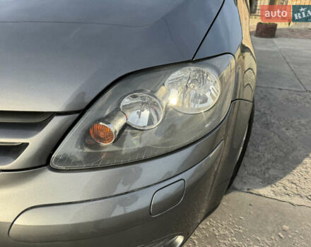 Серый Фольксваген Гольф Плюс, объемом двигателя 1.4 л и пробегом 174 тыс. км за 5650 $, фото 6 на Automoto.ua