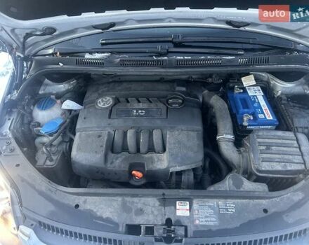 Серый Фольксваген Гольф Плюс, объемом двигателя 1.6 л и пробегом 198 тыс. км за 5100 $, фото 13 на Automoto.ua