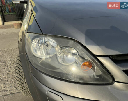 Серый Фольксваген Гольф Плюс, объемом двигателя 1.4 л и пробегом 174 тыс. км за 5650 $, фото 7 на Automoto.ua