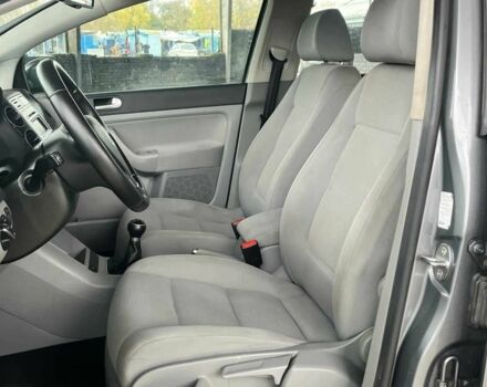 Серый Фольксваген Гольф Плюс, объемом двигателя 1.6 л и пробегом 177 тыс. км за 7199 $, фото 12 на Automoto.ua