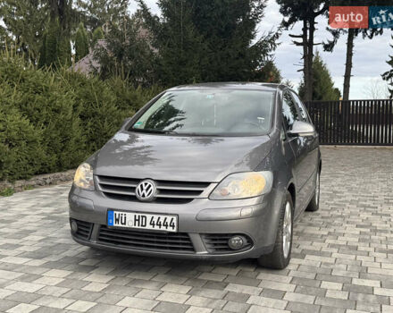 Серый Фольксваген Гольф Плюс, объемом двигателя 1.6 л и пробегом 212 тыс. км за 5550 $, фото 4 на Automoto.ua