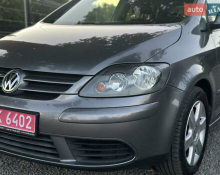 Серый Фольксваген Гольф Плюс, объемом двигателя 1.6 л и пробегом 202 тыс. км за 6500 $, фото 10 на Automoto.ua