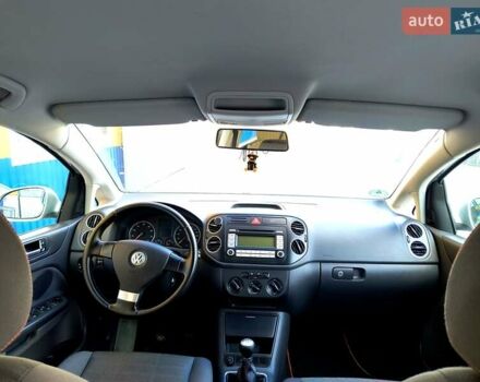 Сірий Фольксваген Golf Plus, об'ємом двигуна 1.4 л та пробігом 247 тис. км за 5100 $, фото 32 на Automoto.ua