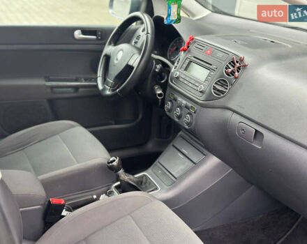 Серый Фольксваген Гольф Плюс, объемом двигателя 1.6 л и пробегом 215 тыс. км за 5499 $, фото 11 на Automoto.ua