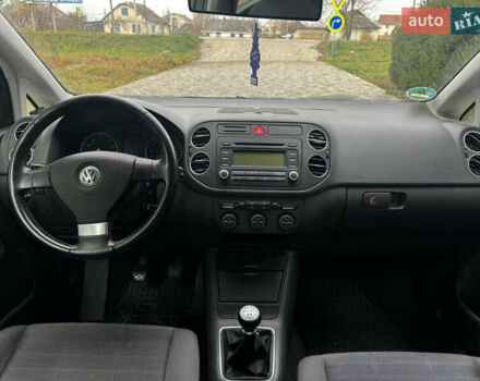 Серый Фольксваген Гольф Плюс, объемом двигателя 1.6 л и пробегом 212 тыс. км за 6200 $, фото 6 на Automoto.ua