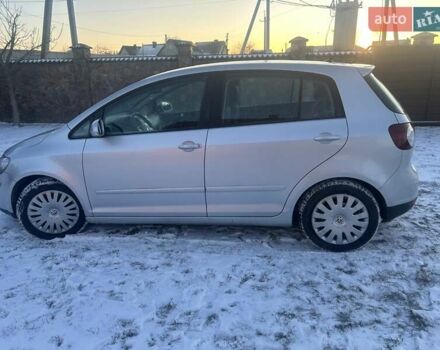 Серый Фольксваген Гольф Плюс, объемом двигателя 1.6 л и пробегом 198 тыс. км за 5100 $, фото 1 на Automoto.ua