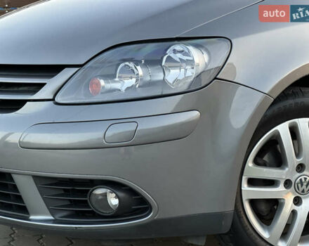 Сірий Фольксваген Golf Plus, об'ємом двигуна 1.6 л та пробігом 260 тис. км за 6799 $, фото 6 на Automoto.ua